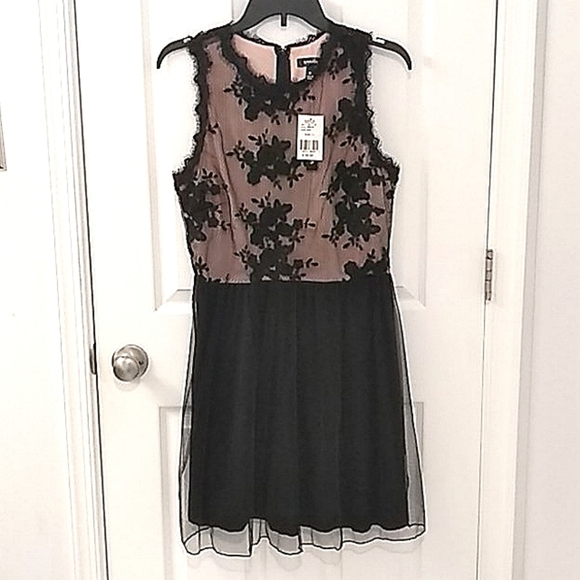 NWT Floral Black Sleeveless Dress Size 11 - Picture 1 of 5